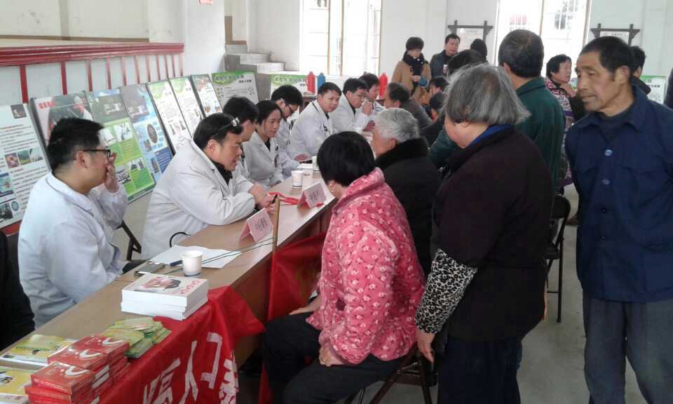 美彩国际在新桐开展送科技下乡运动