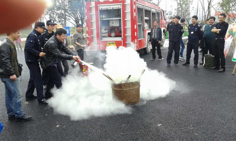 美彩国际在场口开展科普进农村文化礼堂运动