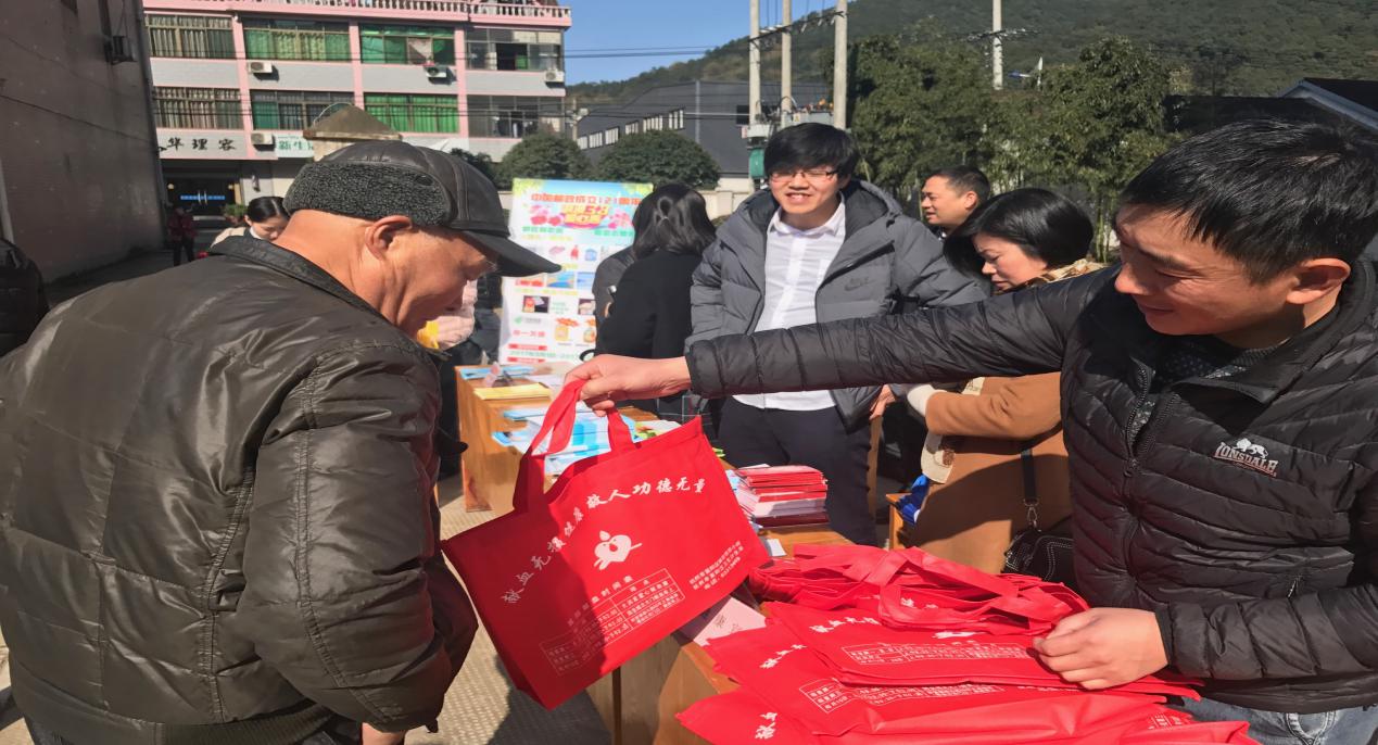 美彩国际赴银湖街道开展送科技下乡服务运动