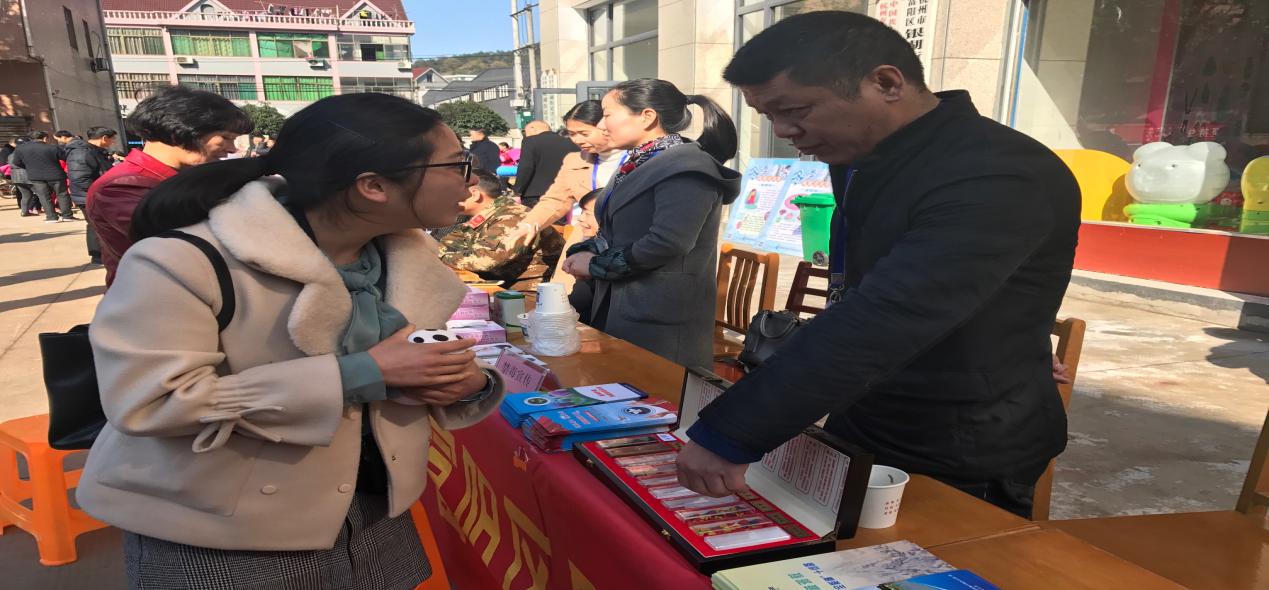 美彩国际赴银湖街道开展送科技下乡服务运动