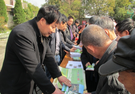 美彩国际赴场口镇开展科普进文化礼堂运动