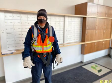 丑陋表演 反助人们认清“法轮功”邪教本质