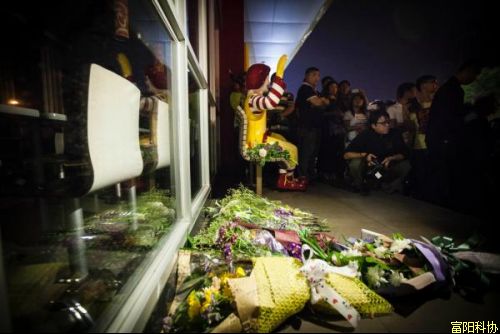 “碰到疯子了！”女子被邪教徒活活殴打致死！“万能神”杀人案十年曩昔，邪教危害仍需警醒