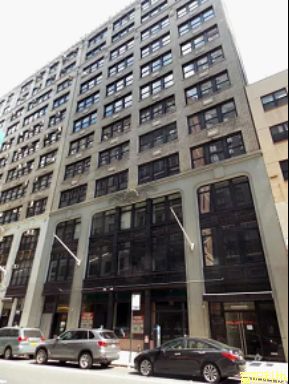 “法轮功”街头小报暴富的背后是欺诈洗钱