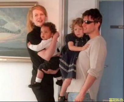 断联12年、18岁改名，影星父亲与女儿恩断义绝的背后……