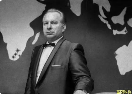 断联12年、18岁改名，影星父亲与女儿恩断义绝的背后……