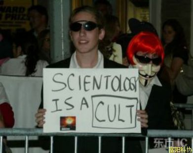 断联12年、18岁改名，影星父亲与女儿恩断义绝的背后……